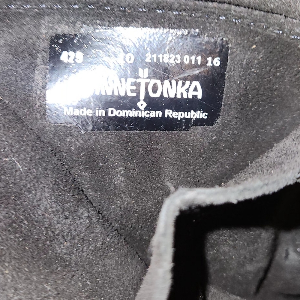 Minnetonka Black Suede Women's Boots - Picture 5 of 6